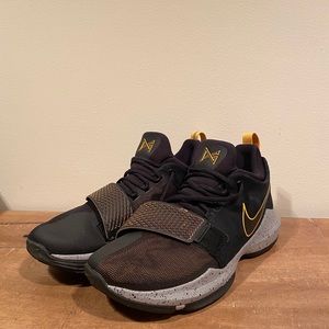 Nike Paul George 1’s